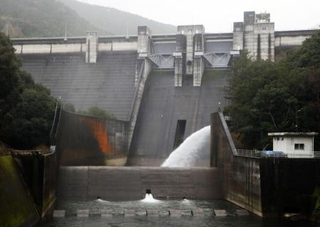 　愛媛県西予市の野村ダム