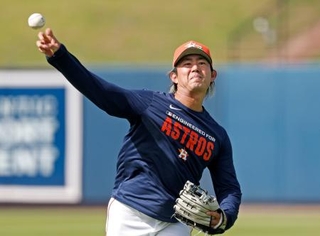 　キャッチボールするアストロズ・今井＝ウェストパームビーチ（共同）