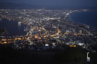 　北海道函館市の市街地の夜景