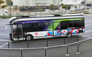 　大阪・関西万博で来場者輸送に使用された「ＥＶモーターズ・ジャパン」製の電気自動車バス