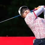 　最終ラウンド、３番でティーショットを放つ竹田麗央。通算７アンダーで８位＝セントーサＧＣ（共同）