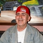 　経営するペルシャ料理店で母国イランについて語るナビド・モハンマディさん＝１日、東京・新橋