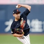 　マウンドで投球動作を確認する菊池＝京セラドーム