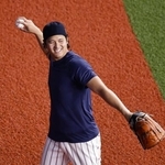 　練習中に笑顔を見せる大谷＝京セラドーム