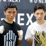 　ボクシング世界戦に向け、練習を公開した岩田翔吉（左）と松本流星＝東京都新宿区の帝拳ジム