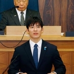 　福井県議会本会議に出席した石田嵩人知事＝３日午前