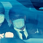 　釧路地裁に向かう桂田精一被告＝３日午前、北海道釧路市