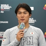 　記者会見する日本代表の山本＝京セラドーム