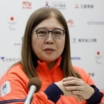 　記者会見するミラノ・コルティナ冬季パラリンピック日本選手団の大日方邦子団長＝３日、イタリア・コルティナダンペッツォ（共同）
