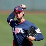 　ジャイアンツ戦に先発した米国のスキーンズ＝スコッツデール（共同）