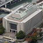 　大阪市役所＝２０２４年１１月（共同通信社ヘリから）