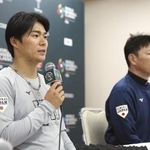 　記者会見する日本代表の山本。右は井端監督＝３日、京セラドーム