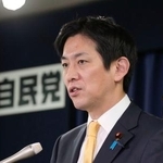 　記者会見する自民党の小林政調会長＝５日午前、東京・永田町の党本部