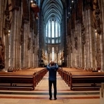 　ケルン大聖堂の内部＝２０２２年（ＡＰ＝共同）