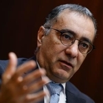 　インタビューに応じるイスラエルのコーヘン駐日大使