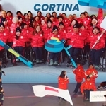 　ミラノ・コルティナ冬季パラリンピックの開会式で行われた日本選手団の入場行進＝６日、イタリア・ベローナ（共同）