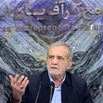 　イラン・テヘランで発言するペゼシュキアン大統領＝昨年３月（イラン大統領府提供、ゲッティ＝共同）