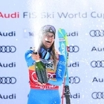 　アルペンスキーＷ杯、女子滑降第８戦を制し、喜ぶラウラ・ピロバノ＝７日、バルディファッサ（ＡＰ＝共同）