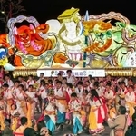 　パレードする青森ねぶた＝７日、台湾南部・嘉義県（共同）
