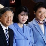 　ＷＢＣの日本-オーストラリア戦の観戦に臨まれる天皇、皇后両陛下と愛子さま＝８日夕、東京ドーム