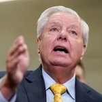 　記者団に話すグラム氏＝３日、ワシントン（ロイター＝共同）