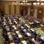 　開かれた衆院予算委の中央公聴会＝１０日午前、国会