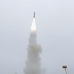 　「島しょ防衛用高速滑空弾」の発射試験＝２０２５年６月、米国（防衛装備庁提供）