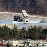 　韓国慶尚北道にある米軍の高高度防衛ミサイル基地で空に向けられた発射台＝５日（聯合＝共同）