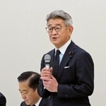 　日韓議連の総会で会長に選出され、あいさつする武田良太氏＝１０日午後、国会
