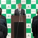 　職員に訓示する原子力規制委の山中伸介委員長＝１１日午前、東京都港区