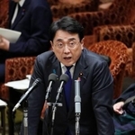 　衆院予算委で答弁する赤沢経産相＝１１日午前