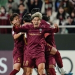 　神戸-ＦＣソウル　後半、チーム２点目のゴールを喜ぶ大迫（手前）ら神戸イレブン＝ノエスタ