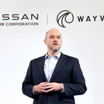 　記者会見する日産のイバン・エスピノーサ社長＝１２日午前、東京都渋谷区