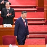 　中国全人代の閉幕式に臨む習近平国家主席＝１２日、北京の人民大会堂（共同）