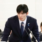 　福井県議会特別委員会で答弁する石田嵩人知事＝１２日午後