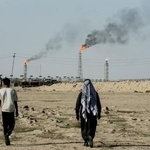 　イラクの油田地帯＝９日、バスラ（ロイター＝共同）