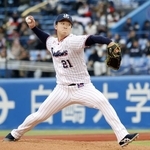 　５回無失点と好投したヤクルト先発の吉村＝神宮
