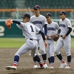 　甲子園で守備練習する横浜ナイン