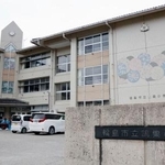 　閉校する石川県輪島市立鵠巣小＝１４日午後