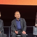 　シンポジウムの会場で話す（左から）豊川京子さん、西松忠さん、日比野直美さん＝１４日、ロサンゼルス（共同）