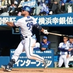 　８回、満塁本塁打を放つＤｅＮＡのヒュンメル＝横浜
