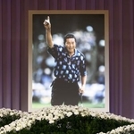 　尾崎将司さんのお別れの会の遺影＝１６日午前、東京都千代田区