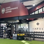 　Ｊ１神戸の新設のトレーニング施設に導入された器具＝１６日、神戸市