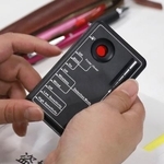 　配布された盗撮カメラの探知機＝１６日午後、水戸市役所