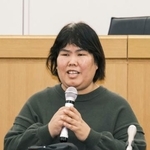 　記者会見する西山美香さん＝１７日午後、大阪市北区