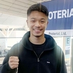 　米国合宿への出発前に取材に応じた中谷潤人＝１７日、羽田空港