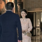 　結核予防全国大会の会場に到着された紀子さま＝１７日午後、松山市