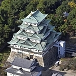 　名古屋城の天守閣＝２０２５年１１月、名古屋市中区（共同通信社ヘリから）