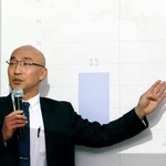 　「自死遺児」全国調査の中間報告会で、発言する岡山県立大の大倉高志准教授＝２１日午後、岡山県総社市