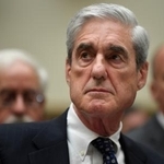 　米連邦議会議事堂で証言するモラー元ＦＢＩ長官＝２０１９年７月、ワシントン（ＡＰ＝共同）